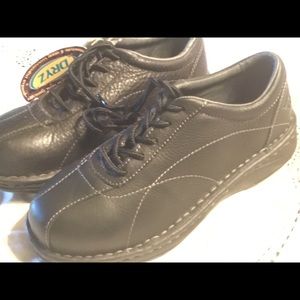 Women steel toed work shoes Carolina size 6 NWT